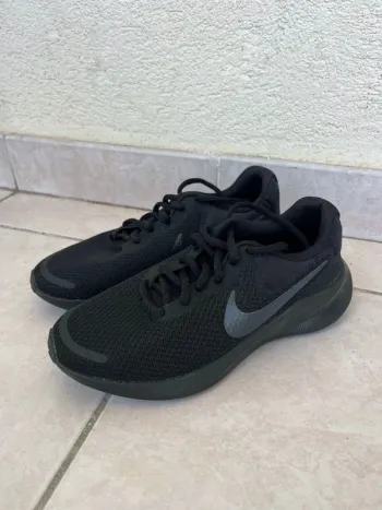 Nike revolution 7 noires