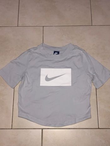 TEE shirt court Nike bleu ciel clair