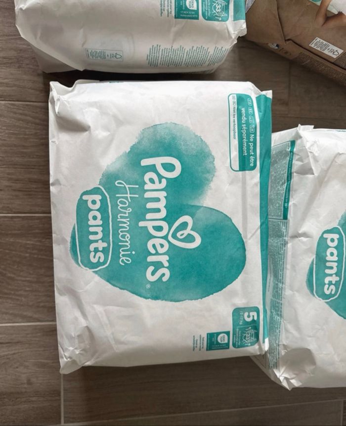 Lot couches Pampers harmonie - photo numéro 2