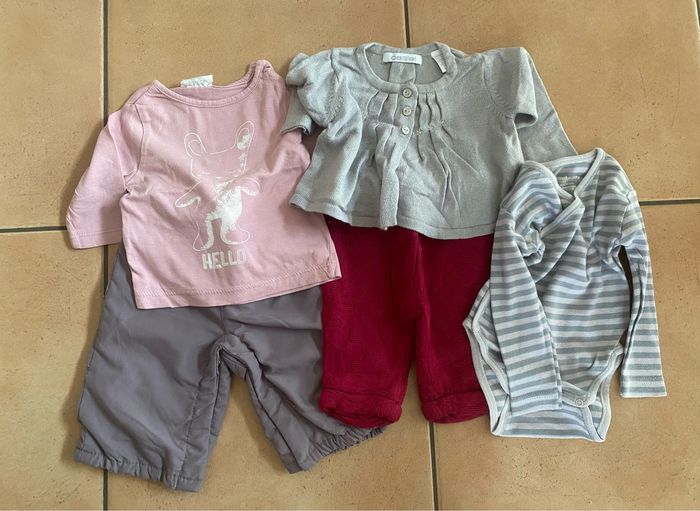 Gros lot vêtements fille 0/3 mois - photo numéro 3