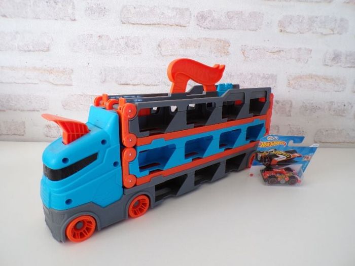 Camion rampe transporteur Hotwheels - Hot Wheels  (J2)