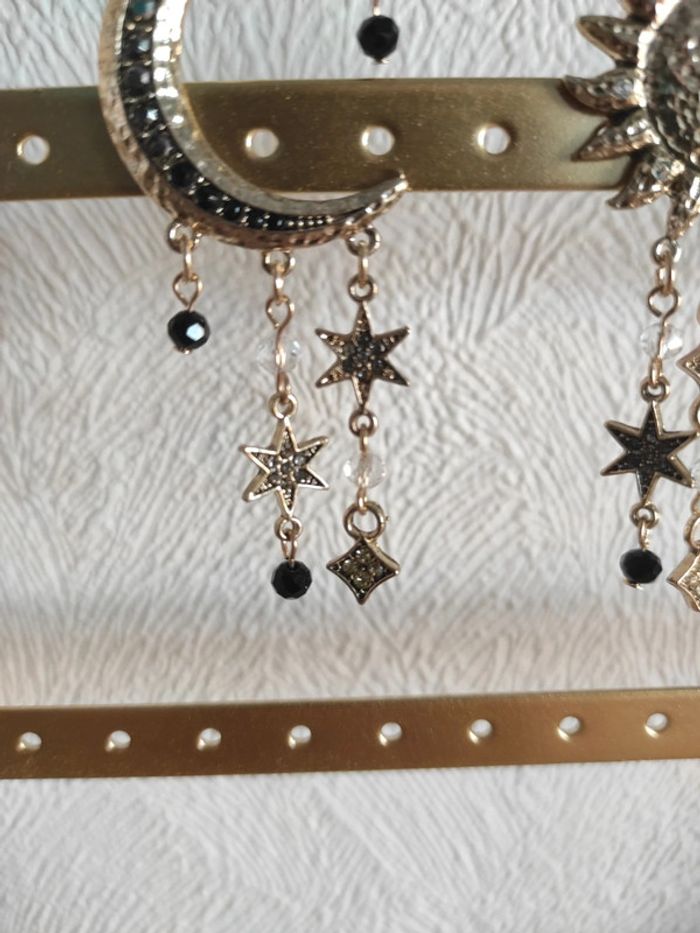 Boucles d’oreilles pendantes – Soleil & Lune dorées - photo numéro 6