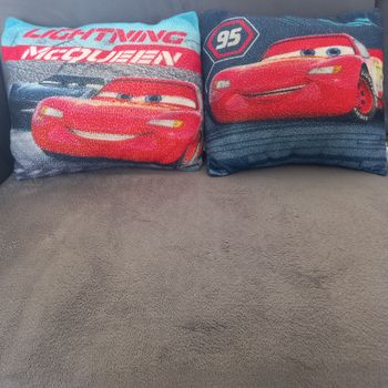 Lot 2 Coussins décoratifs Cars Disney