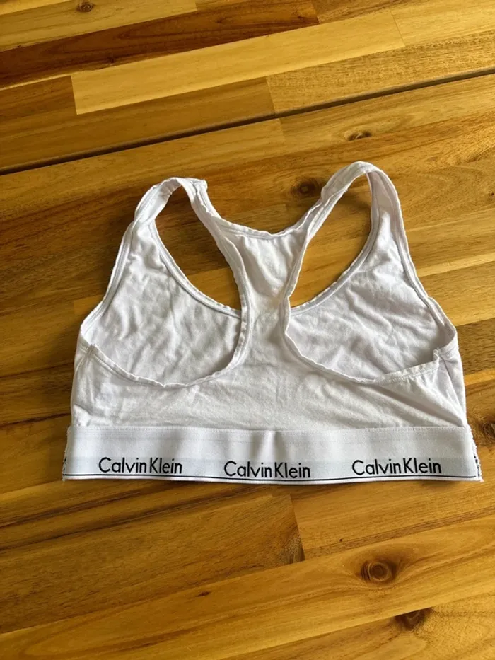 Brassière de sport blanche - photo numéro 2
