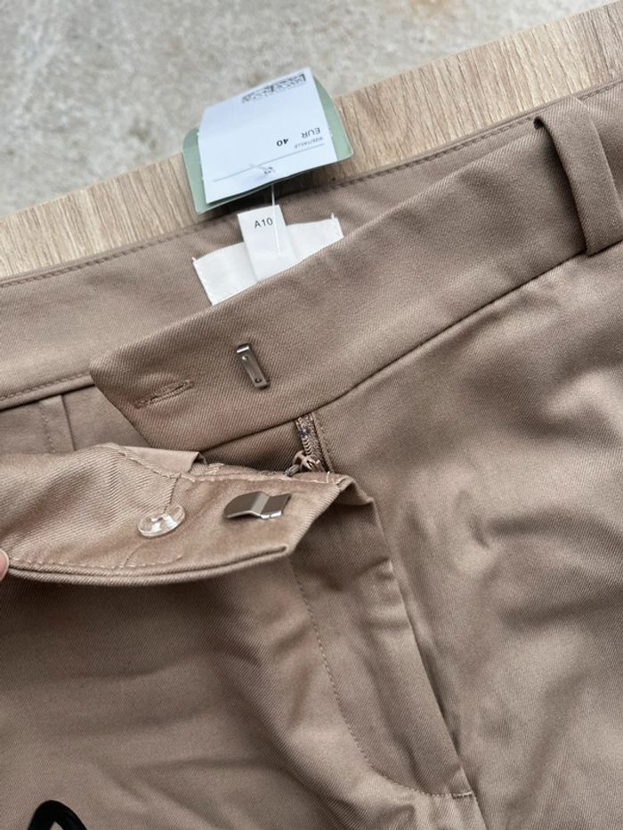 Pantalon tailleur beige jambes évasées - photo numéro 4