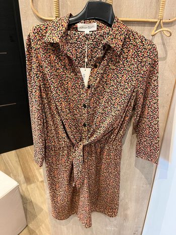 Robe neuve avec étiquette charlior S