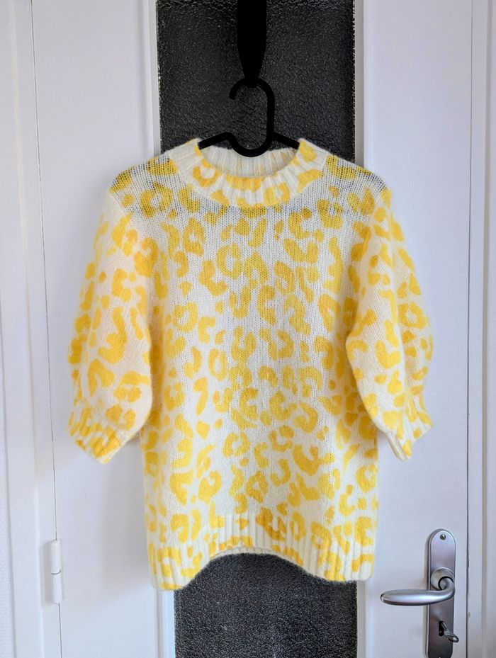 Pull léopard sezane jaune en laine manche bouffante taille 38 M