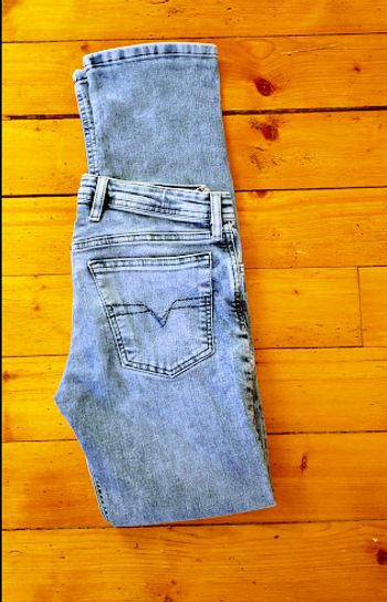 Jeans marque Diesel 12 ans