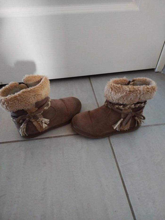 Bottines Daim portée quelques fois pointure 28 - photo numéro 2