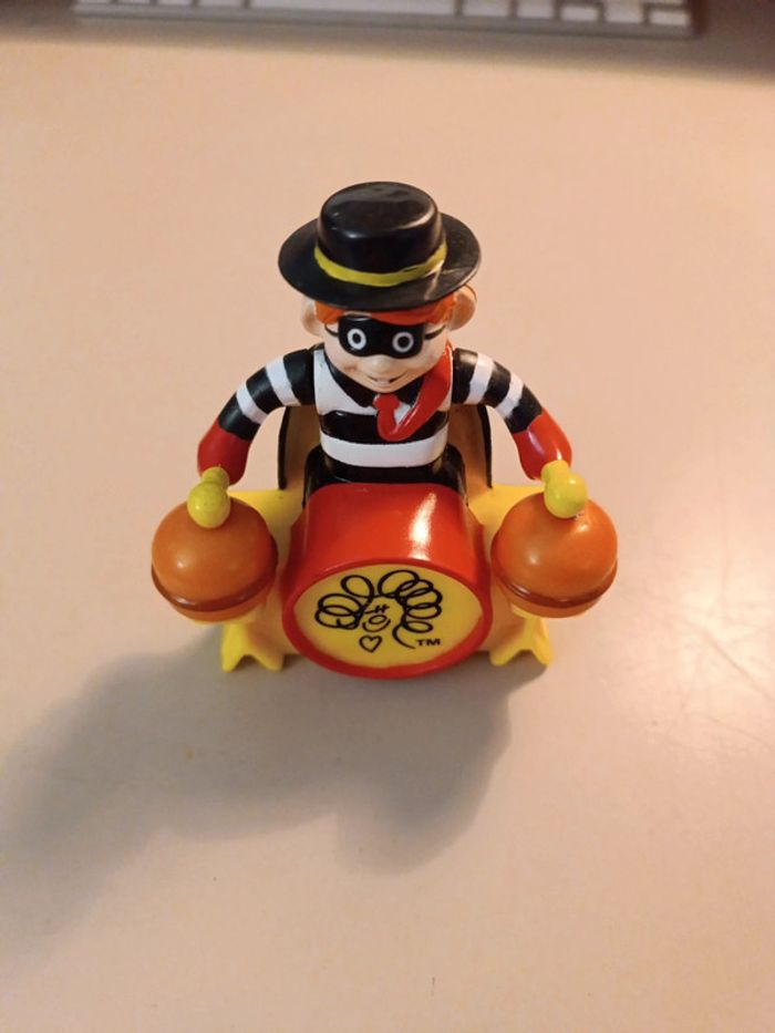 1 figurine hamburglar RARE McDonald's 1993. Hamburglar fait de la batterie sur des hamburgers - photo numéro 9