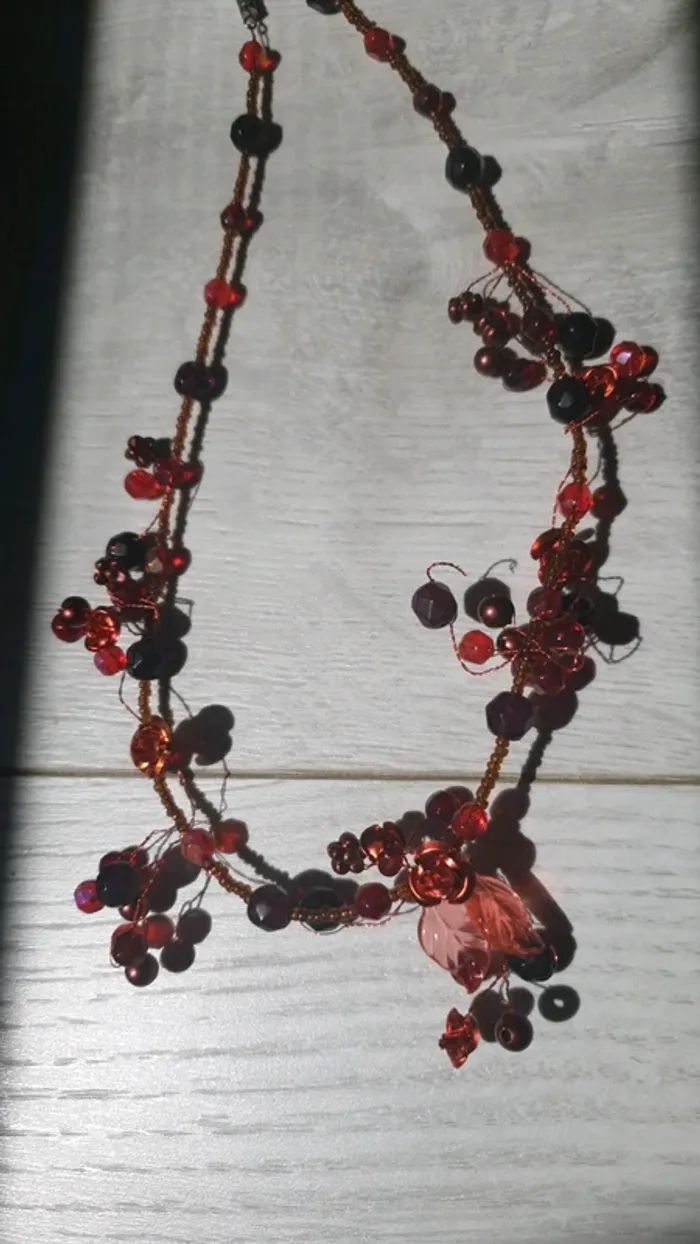 Collier rouge - photo numéro 3