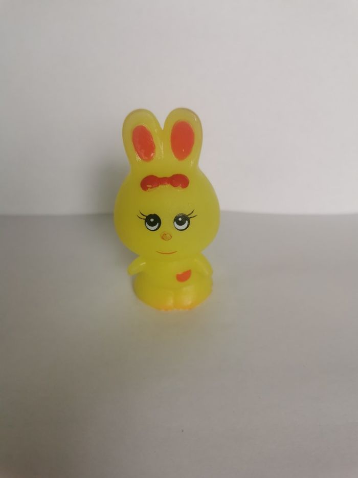 Figurine lapin fluorescent vintage