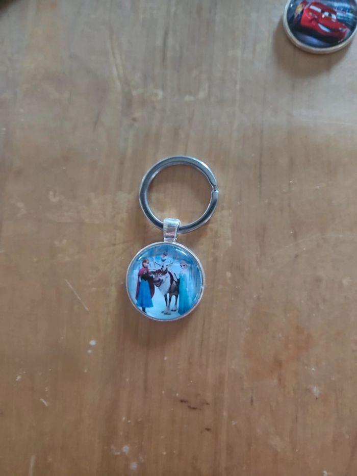 Porte clef la reine des neiges pas de vinted go - photo numéro 2