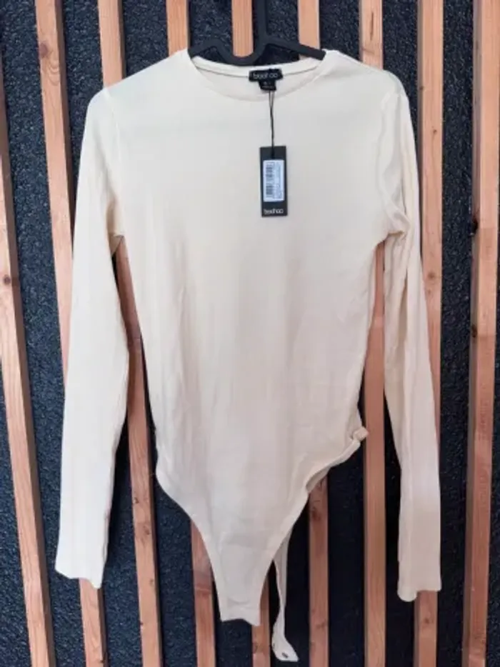 Lot de 3 bodys Boohoo – Taille 40 – Styles variés - Neuf - Valeur 60€ - photo numéro 4