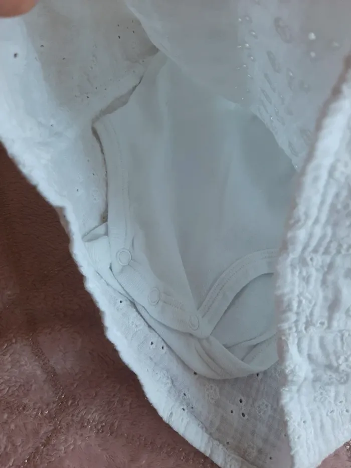 Robe avec body intégré 6 mois - photo numéro 5