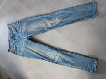 jean bleu clair Taille 38 Miss Captain