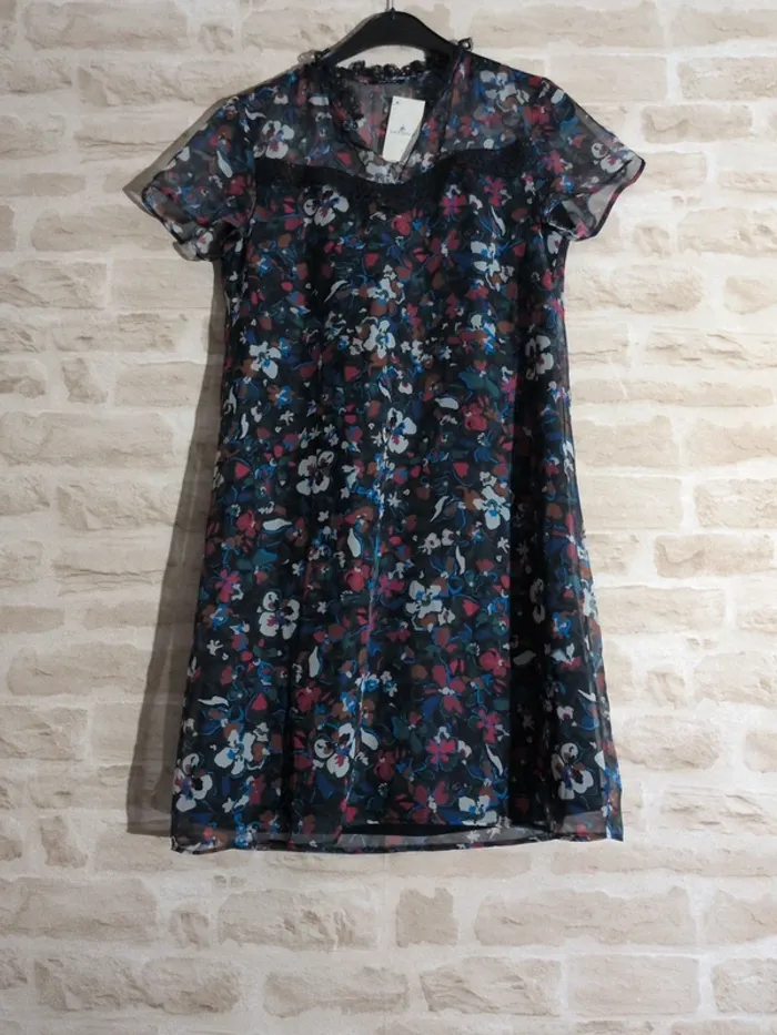 Robe One Step – Neuve avec étiquette – Taille 34 – Motifs floraux discrets