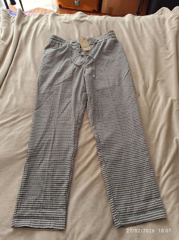 Pantalon femme taille 44  neuf 