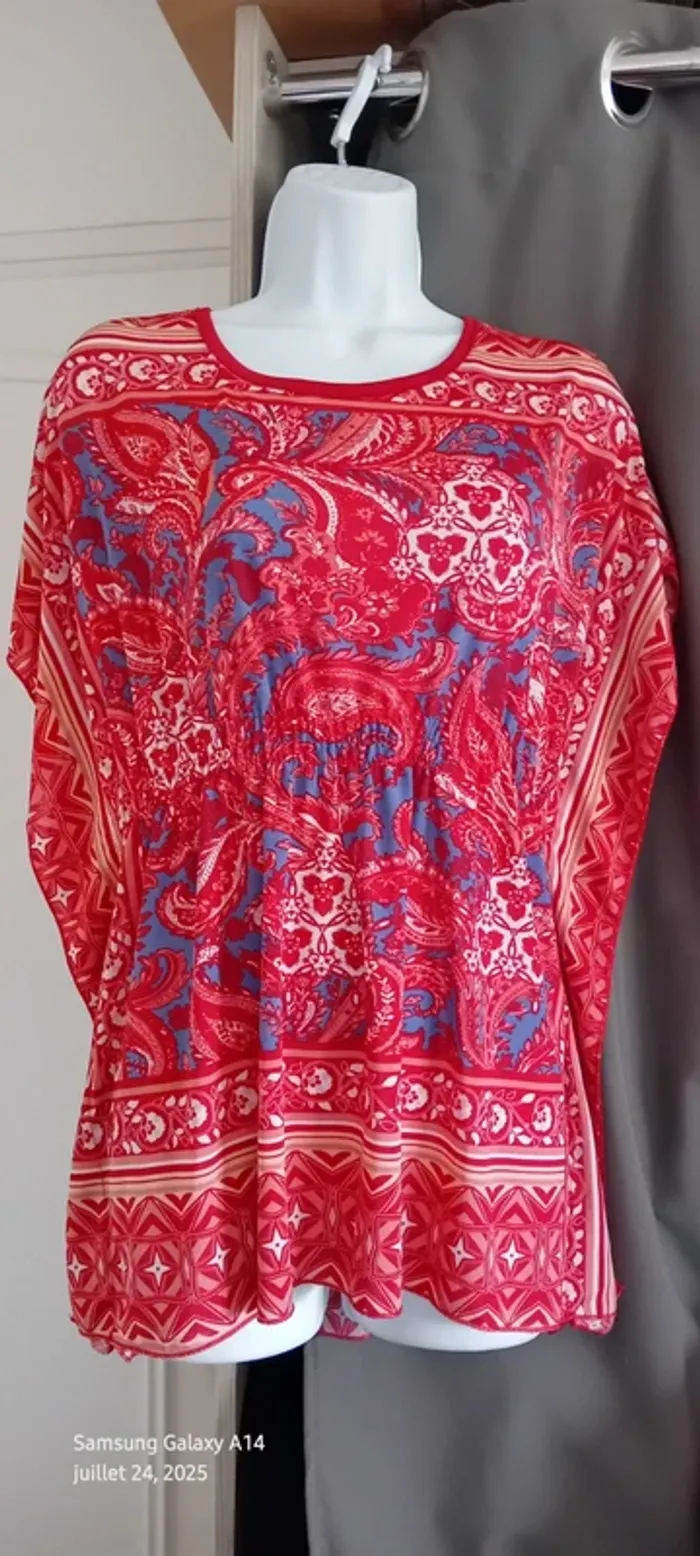Tunique poncho manches papillon volantées motif floral rouge femme Taille 2 Toumaï - photo numéro 7