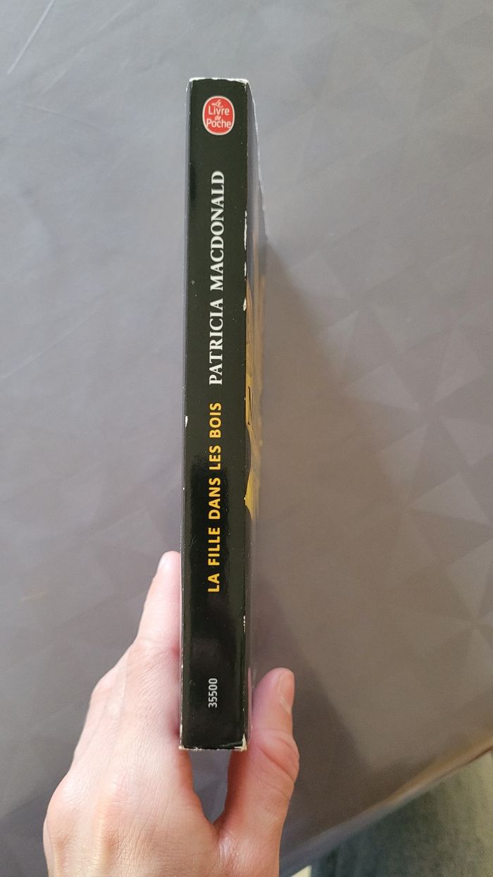 La fille dans les bois Patricia Macdonald - photo numéro 2