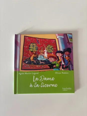 Livre Macdo la dame à la licorne