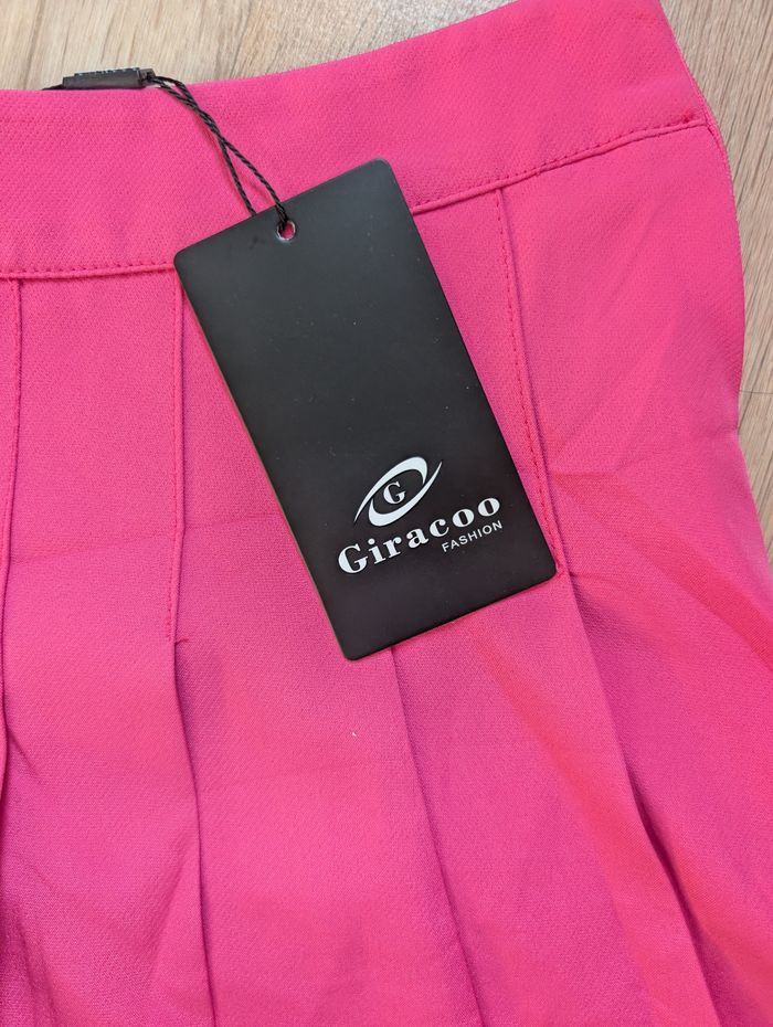 Jupe short rose - photo numéro 3