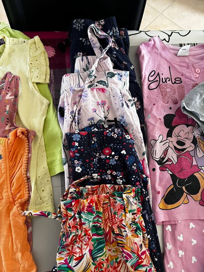 LOT DE VÊTEMENTS FILLE ÉTÉ 4 ANS - photo numéro 9