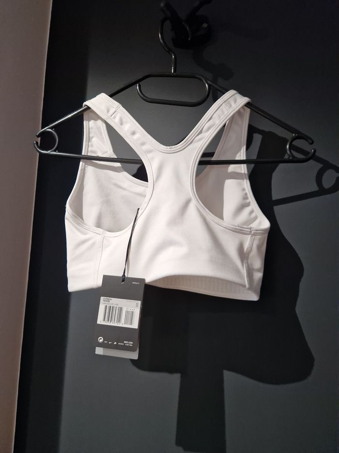 Brassière Nike neuve - photo numéro 10