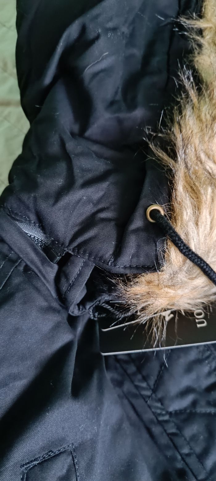 Parka noir avec capuche fourrure - photo numéro 6