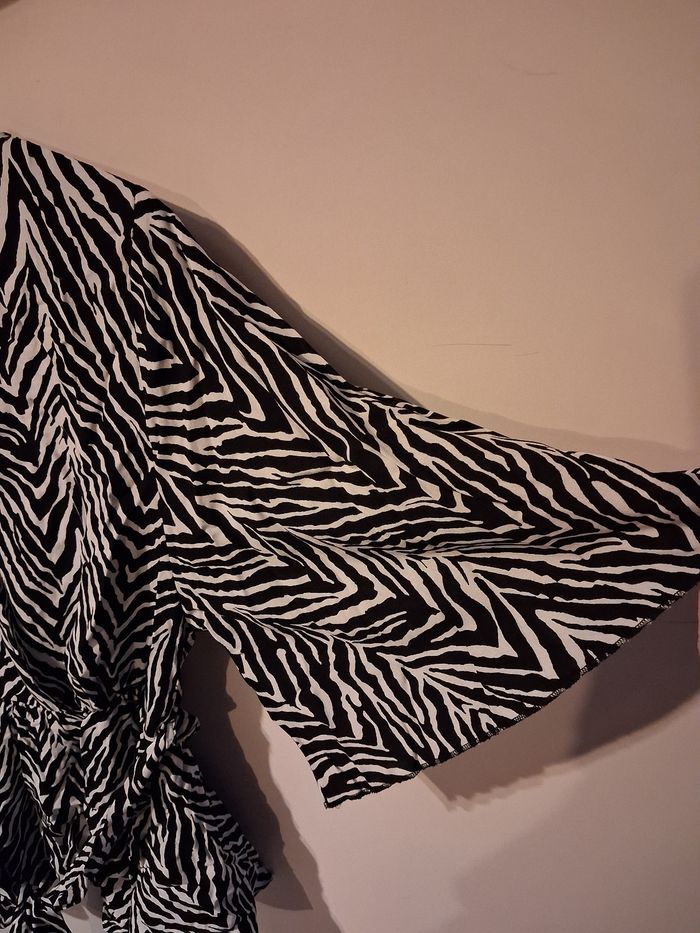 Haut cache cœur motif zébré - photo numéro 4