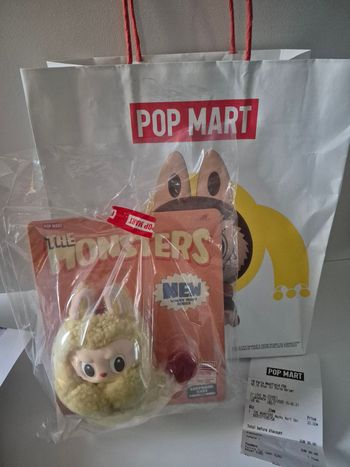 Porte clés 🍤 crevette the monsters wacky mart series earphone case popmart / labubu neuf et emballé