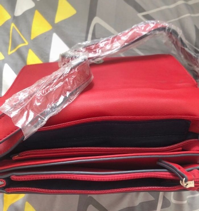 Sac rouge - photo numéro 3