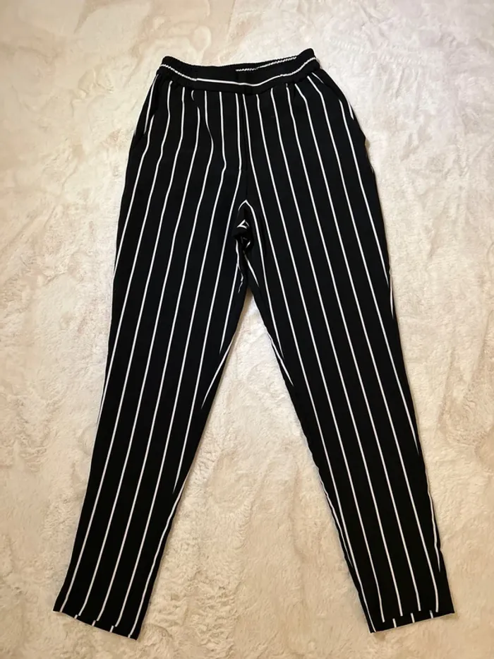Pantalon droit neuf pollué