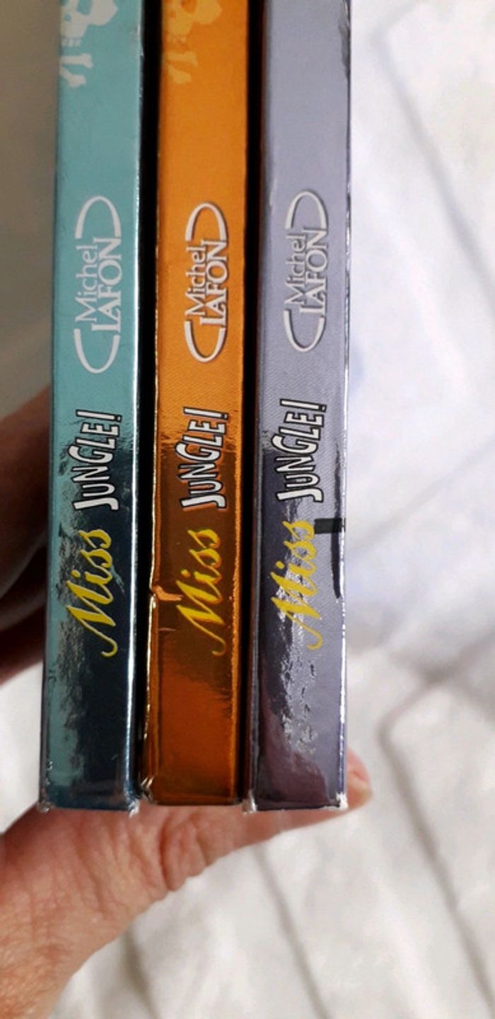 Lot 3 BD Meilleures Ennemies - photo numéro 7