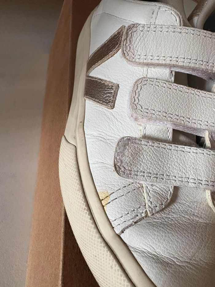 Baskets a scratch Veja • blanches et dorées • 36 🌿 - photo numéro 4