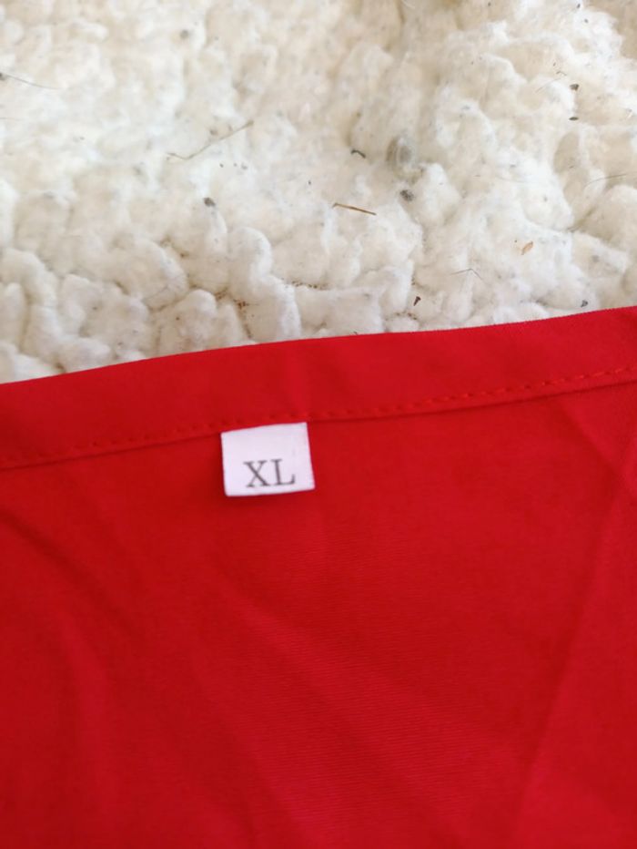 Contrefaçon Robe rouge GUCCI à manches longues - imprimé logo style tendance - photo numéro 3