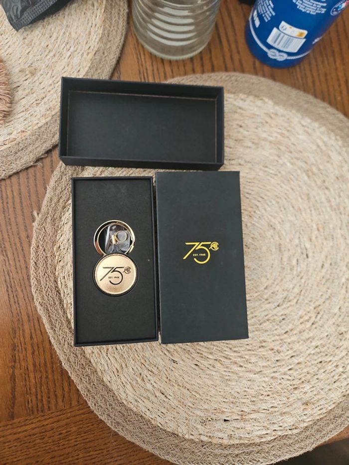 Porte clef 75 ans de Lotus Collection plaqué Or - photo numéro 2