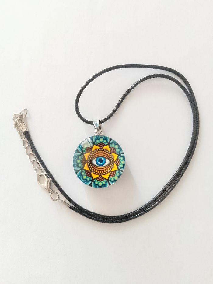 Collier corde de cire + pendentif celtique - photo numéro 2