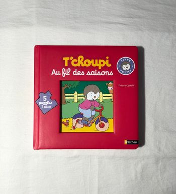 Livre puzzle T’choupi Au fil des saisons