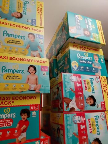Différentes tailles pampers maxipack babydry ou premium ou pants 