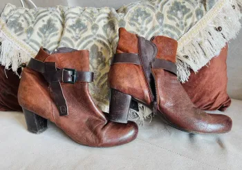 Botine Zinda en cuir  taille 40