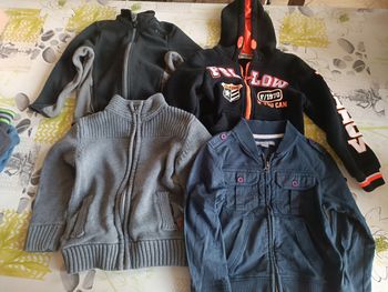 Gillets  taille 4 ans