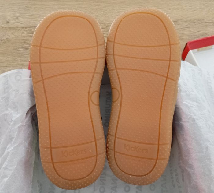 Kickers neuves pour fille en taille 25 - photo numéro 5