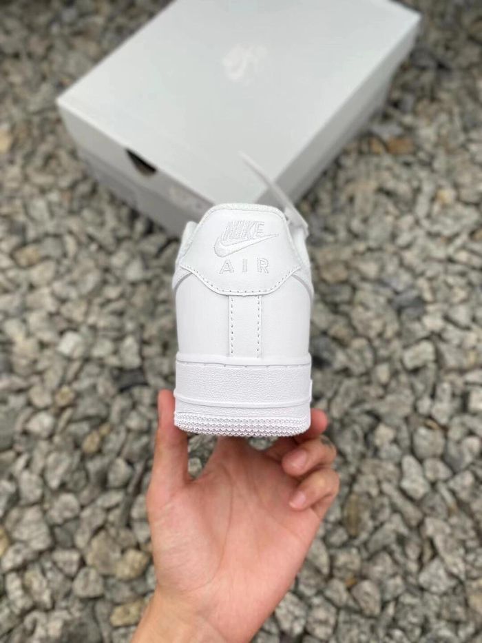 Nike Air Force 1 Low '07 White taille :40 - photo numéro 2