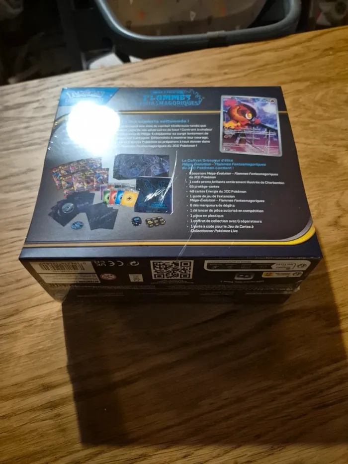 Coffret dresseur d'élite pokémon Flammes Fantasmagoriques me02 dracaufeu neuf Fr - photo numéro 9