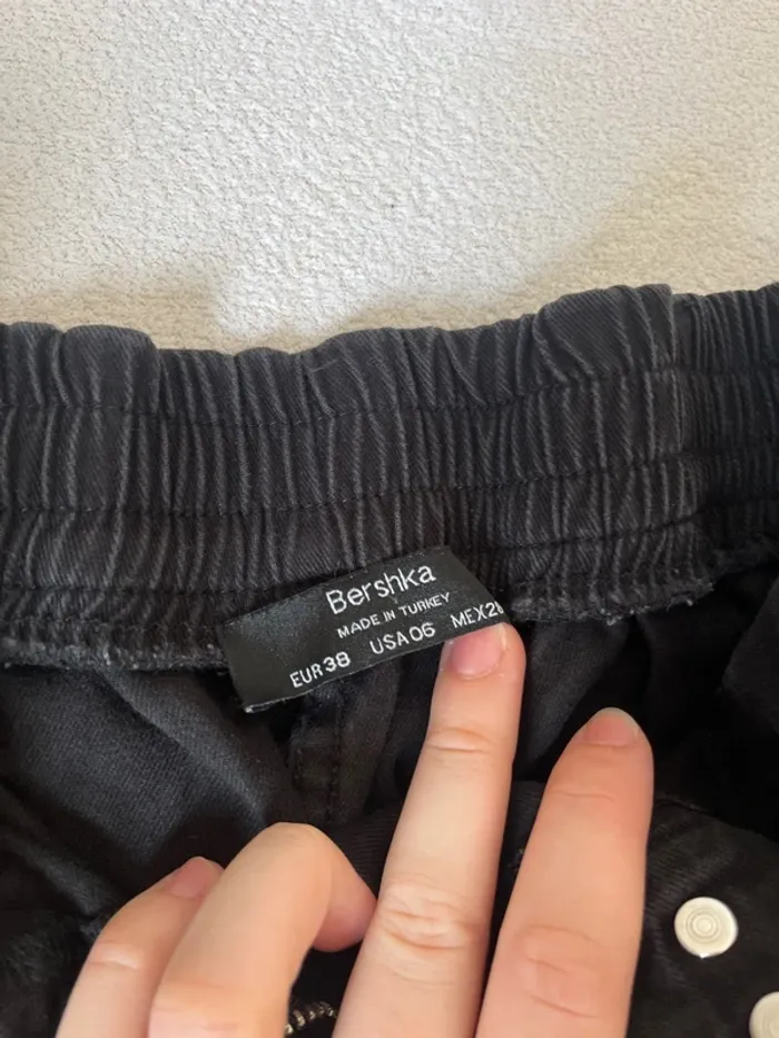 Pantalon cargo noir - photo numéro 2