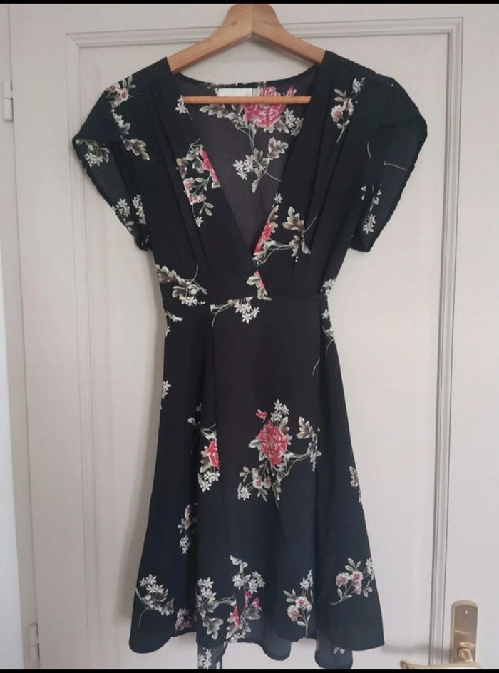 Robe portefeuille fleurie