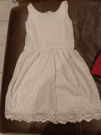 Robe blanche dentelle hm 14 ans