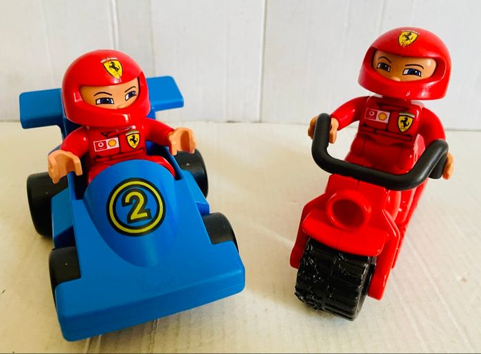 Lego Duplo - voiture de course et moto
