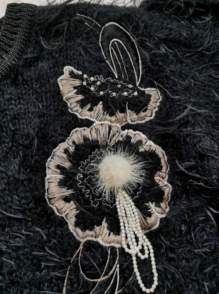 Authentique pull vintage année 80 noir angora broderie perles épaules bouffantes 38 M - photo numéro 4